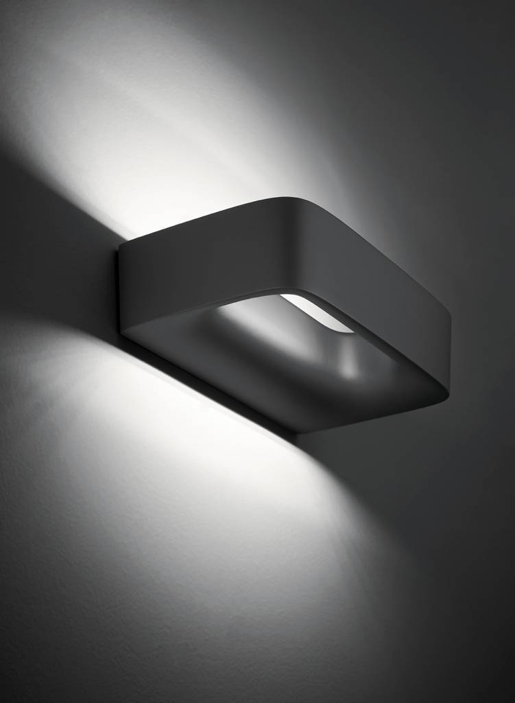 wandleuchte-wandlampe-applique-aki-sforzin-urban-lighting-licht-indirekt-diffus-anthrazit-schwarz